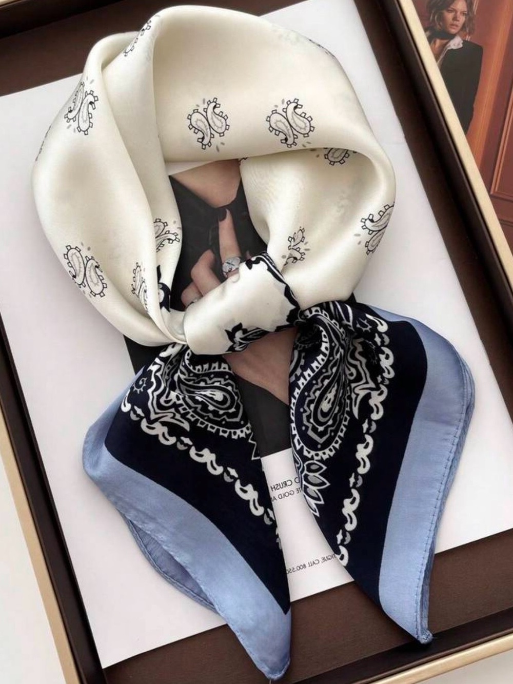 ⚓️ Navy and Cream Paisley Scarf